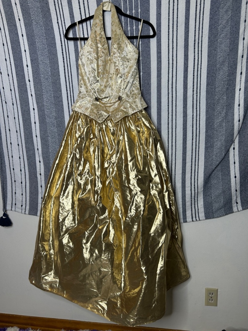 Vintage Jessica McClintock Gunne Sax Gold Lamé Halter Party Dress - Picture 2 of 8